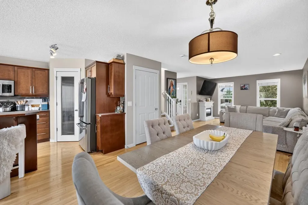 232 Silverado Range Close SW Calgary AB T2X 0C1