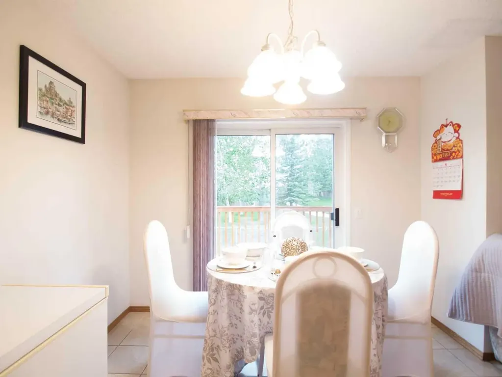 5209 Coral Shores Drive NE Calgary AB T3J 3J7