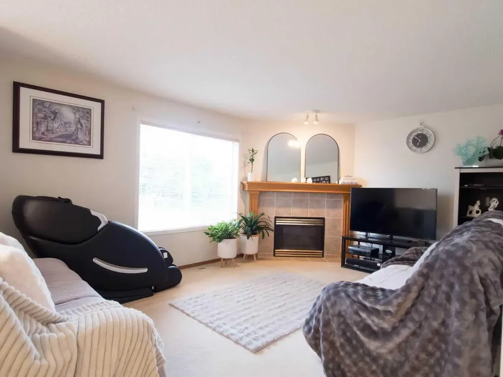 5209 Coral Shores Drive NE Calgary AB T3J 3J7
