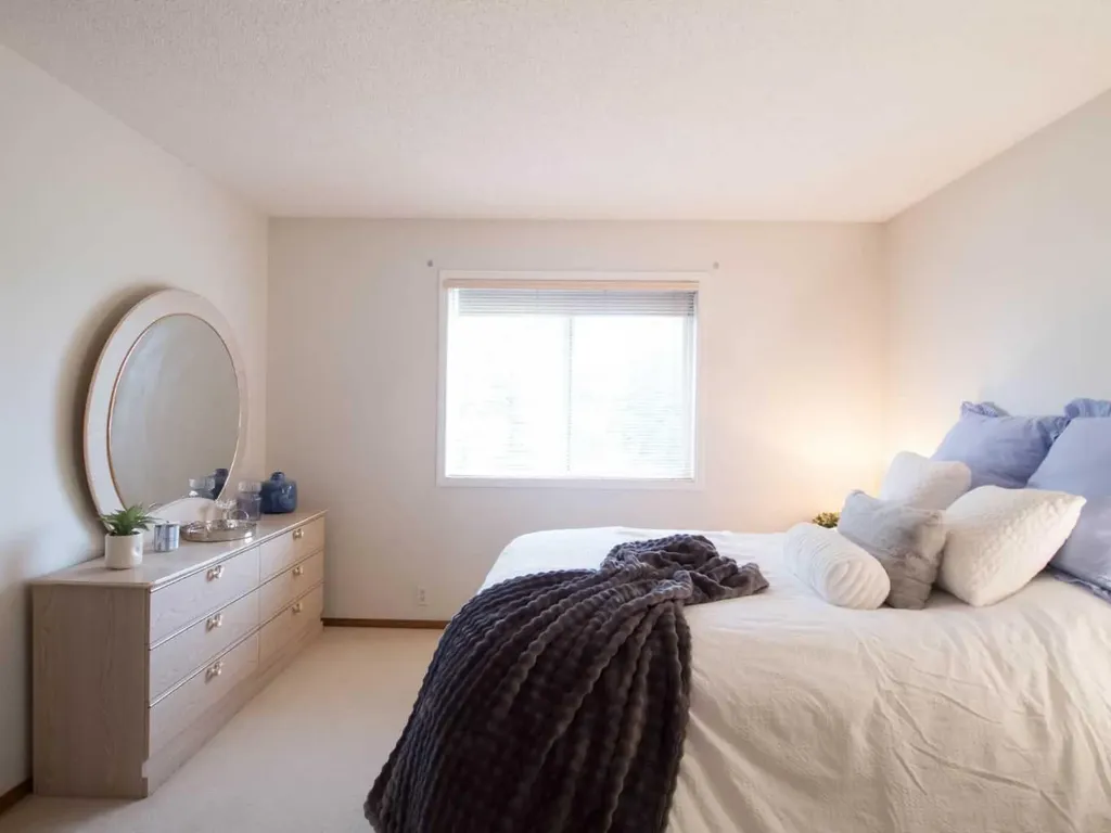5209 Coral Shores Drive NE Calgary AB T3J 3J7
