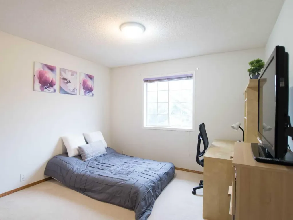 5209 Coral Shores Drive NE Calgary AB T3J 3J7