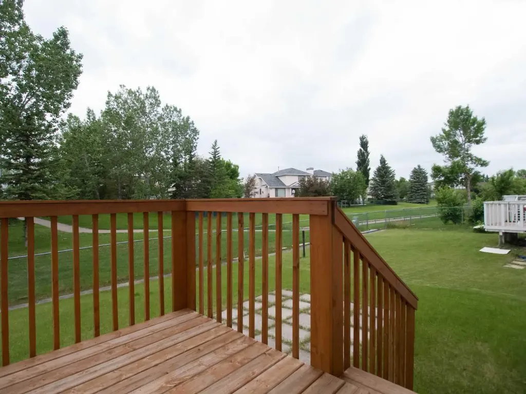 5209 Coral Shores Drive NE Calgary AB T3J 3J7