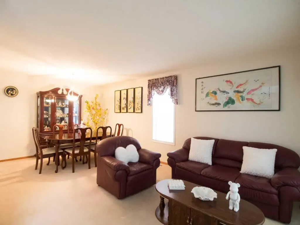5209 Coral Shores Drive NE Calgary AB T3J 3J7