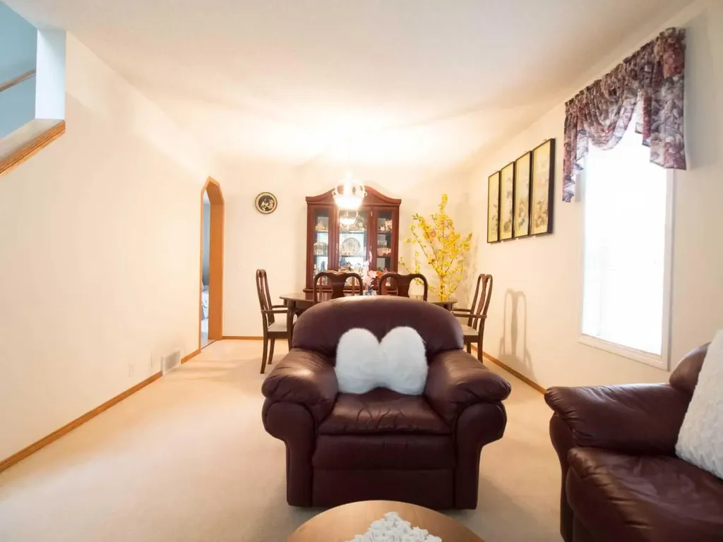 5209 Coral Shores Drive NE Calgary AB T3J 3J7