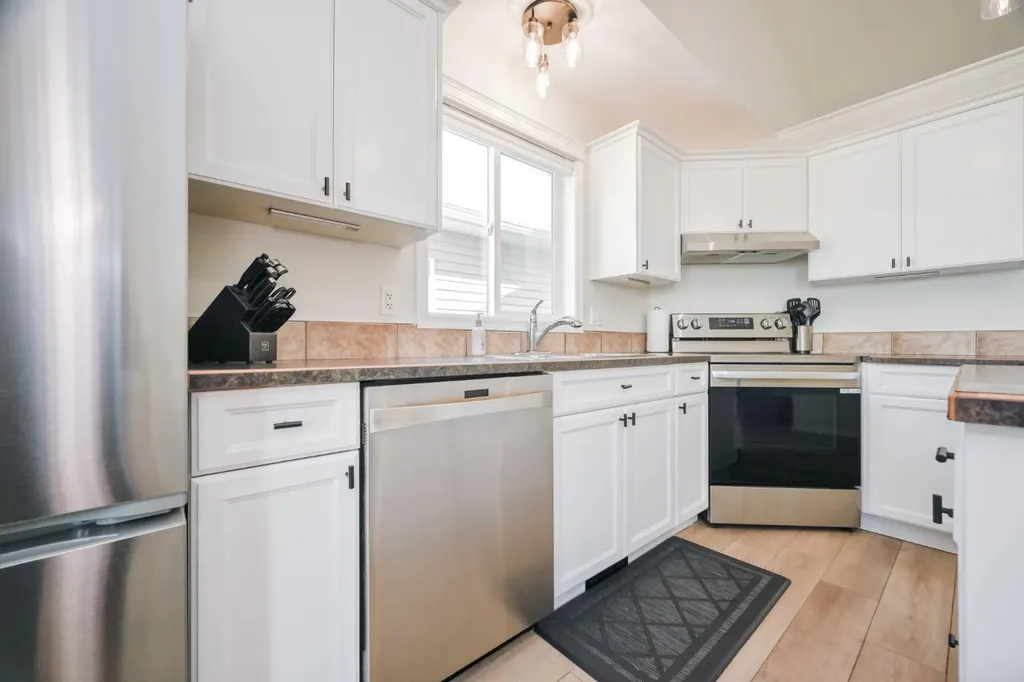 11405 69 Avenue Grande Prairie AB T8W 0E5