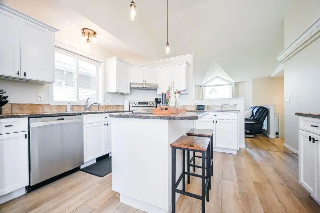 11405 69 Avenue Grande Prairie AB T8W 0E5