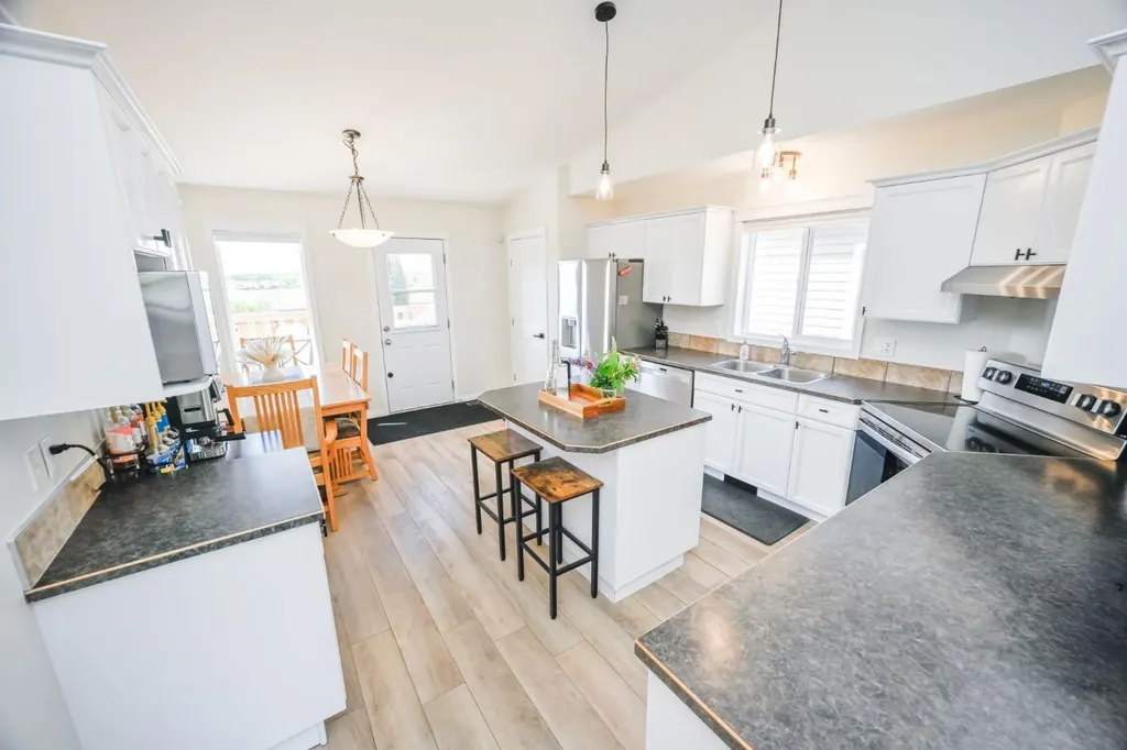 11405 69 Avenue Grande Prairie AB T8W 0E5