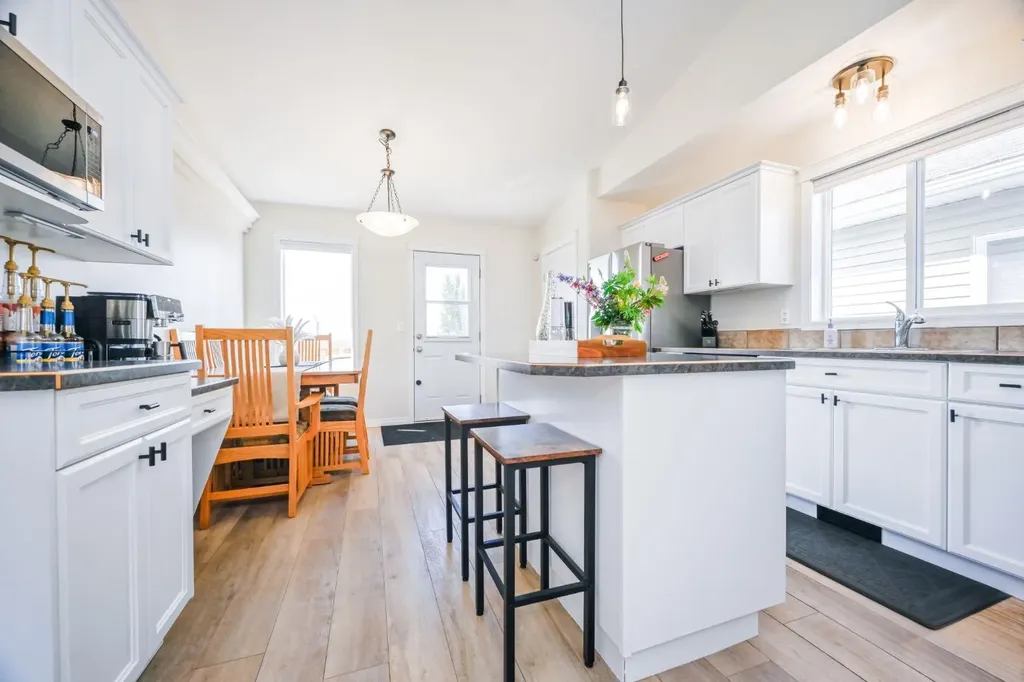 11405 69 Avenue Grande Prairie AB T8W 0E5