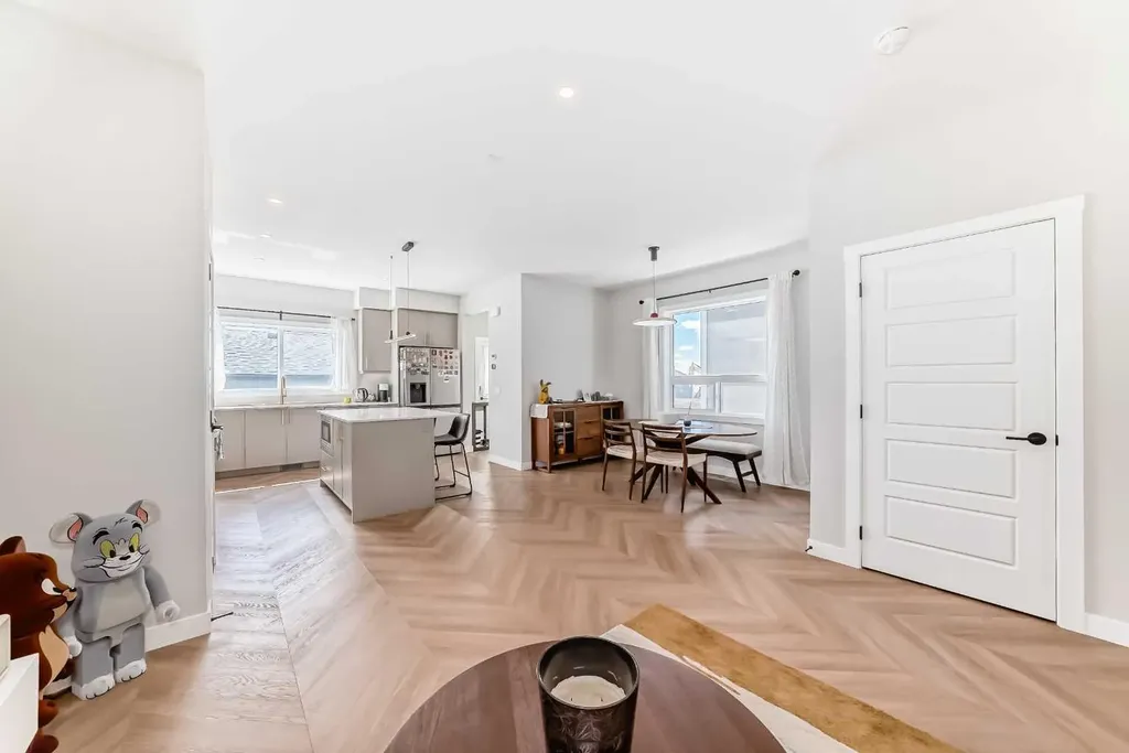 134 Versant View SW Calgary AB T2Y0N2