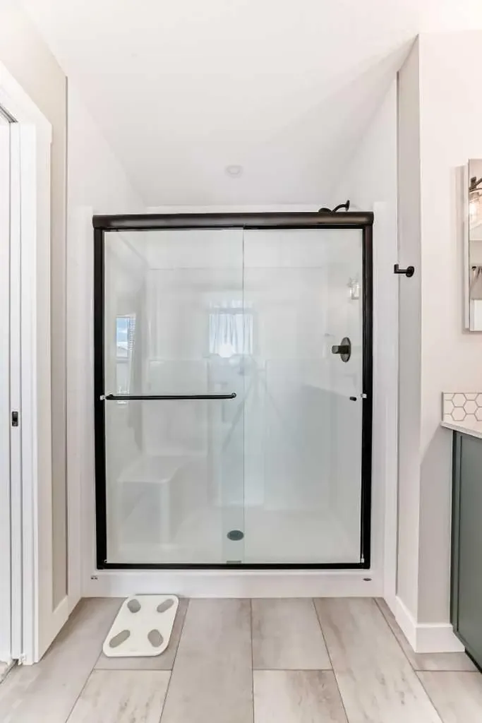 134 Versant View SW Calgary AB T2Y0N2
