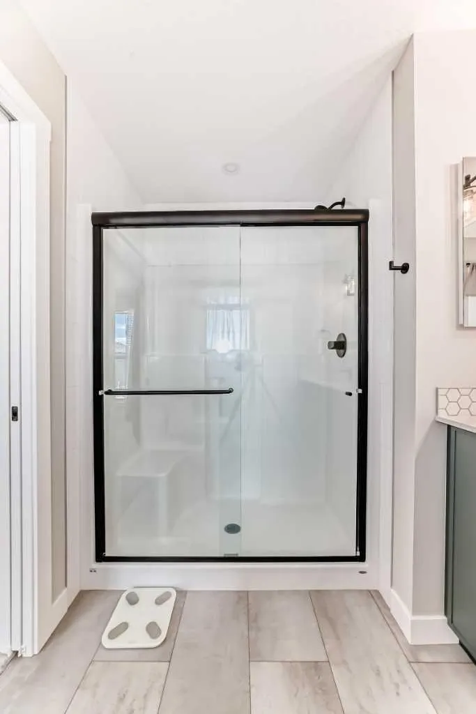 134 Versant View SW Calgary AB T2Y0N2
