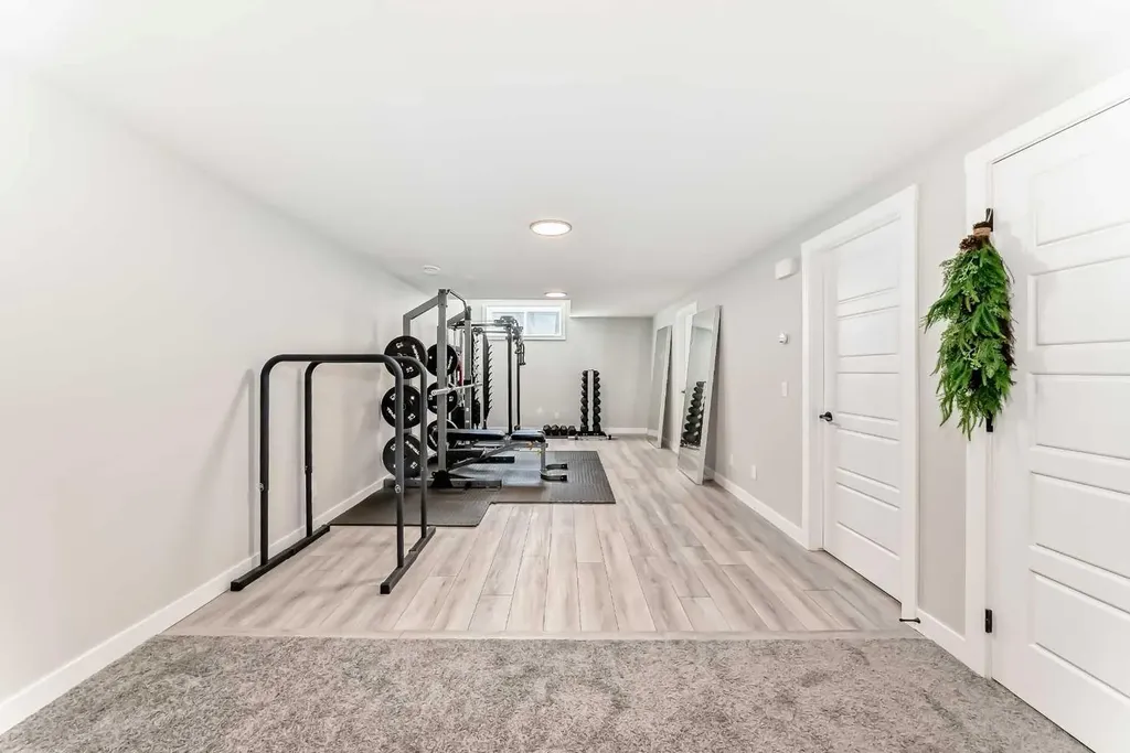 134 Versant View SW Calgary AB T2Y0N2
