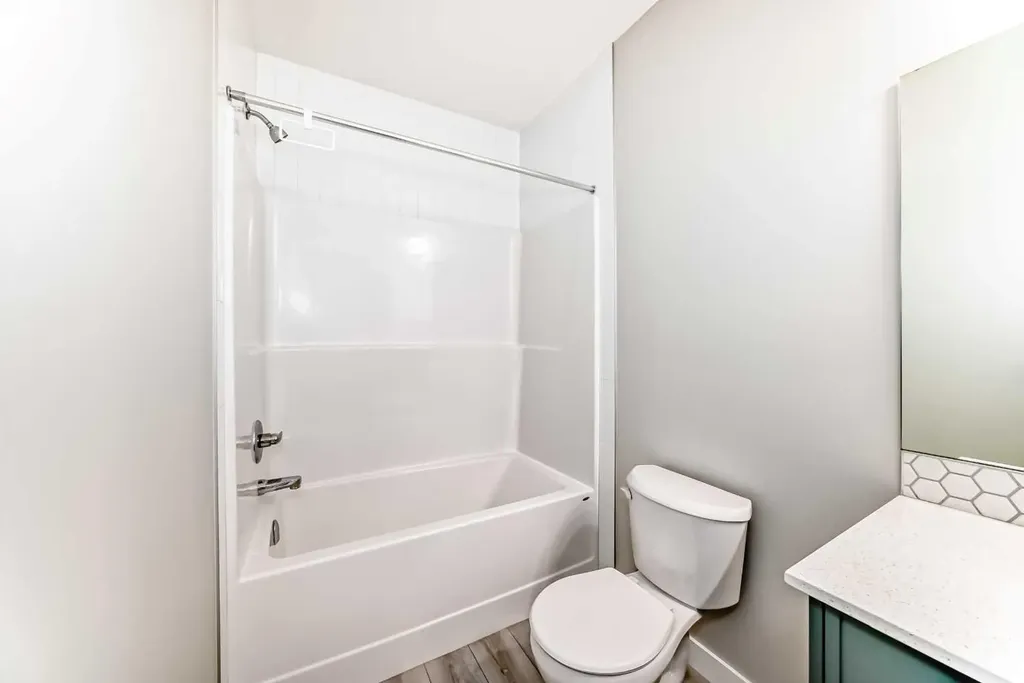 134 Versant View SW Calgary AB T2Y0N2
