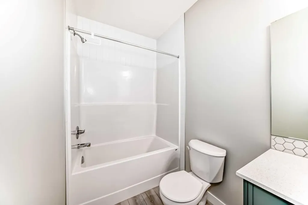 134 Versant View SW Calgary AB T2Y0N2