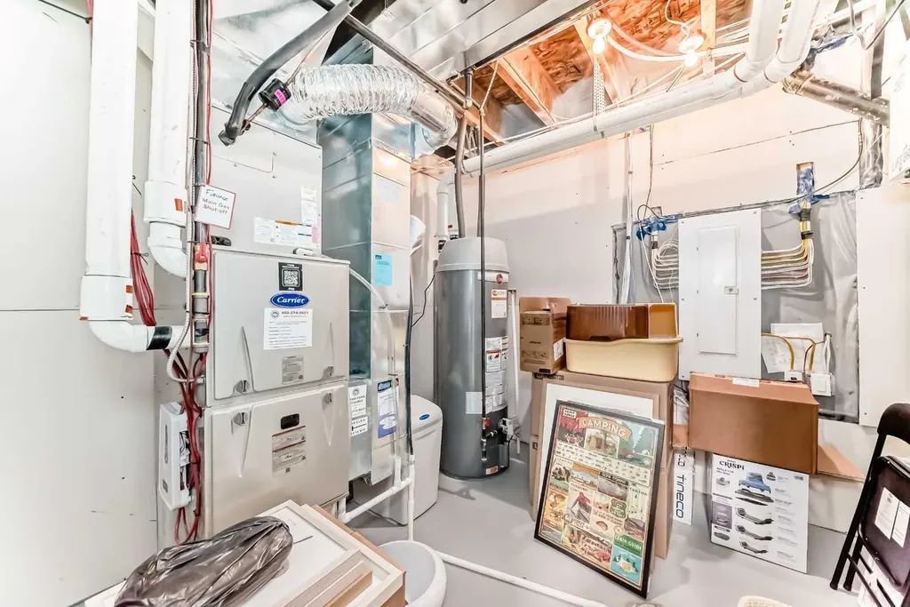 134 Versant View SW Calgary AB T2Y0N2