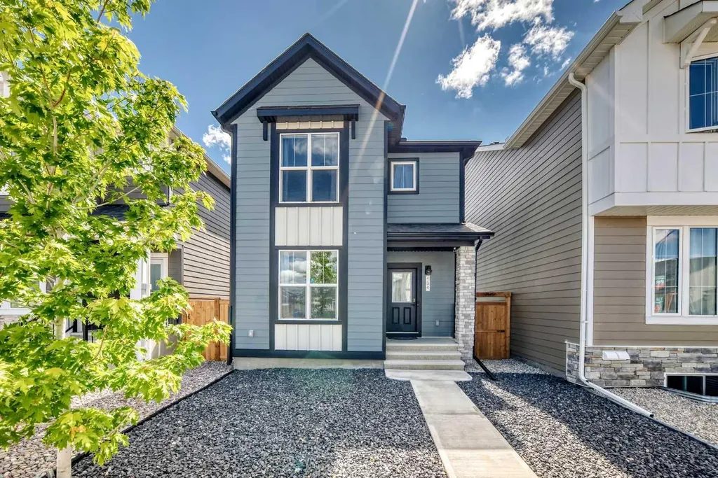 134 Versant View SW Calgary AB T2Y0N2