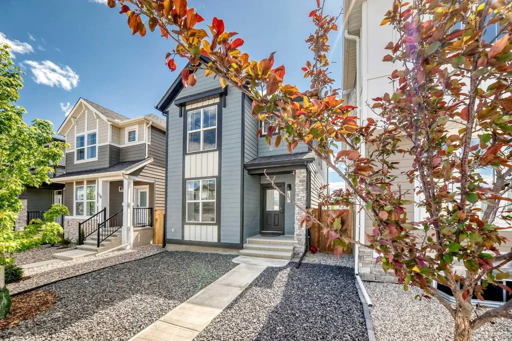 134 Versant View SW Calgary AB T2Y0N2