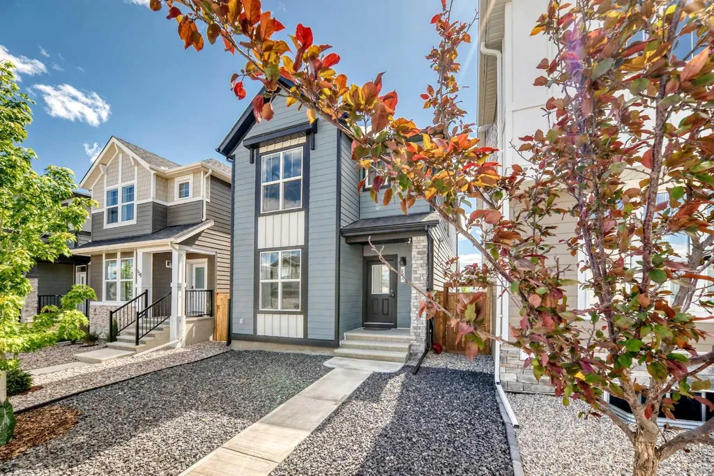 134 Versant View SW Calgary AB T2Y0N2