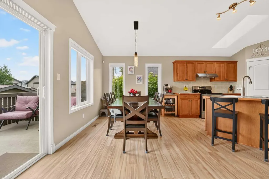 382 Heritage Boulevard W Lethbridge AB T1K 7M5