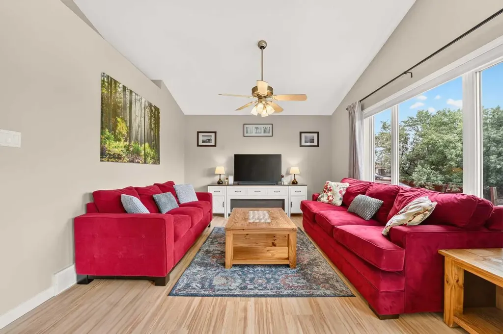 382 Heritage Boulevard W Lethbridge AB T1K 7M5