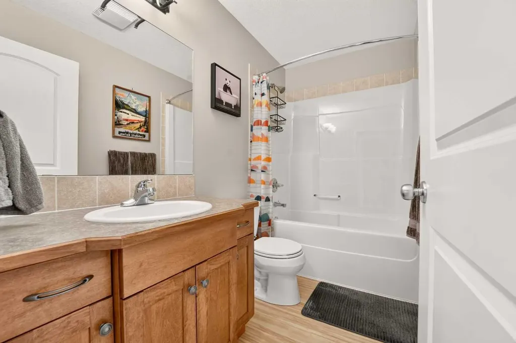 382 Heritage Boulevard W Lethbridge AB T1K 7M5