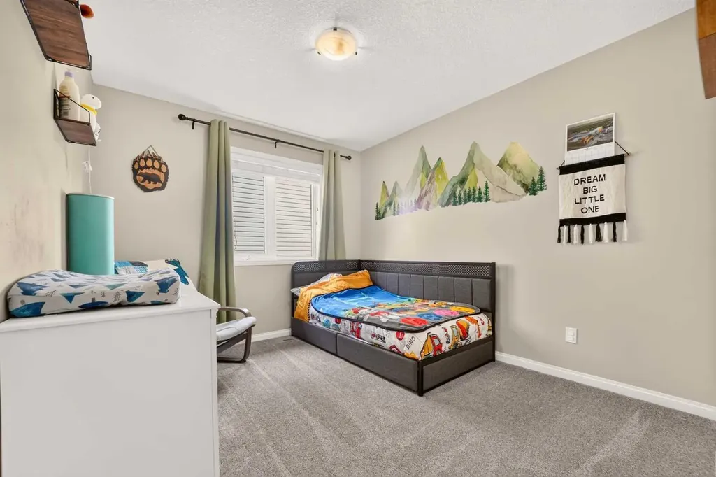 382 Heritage Boulevard W Lethbridge AB T1K 7M5