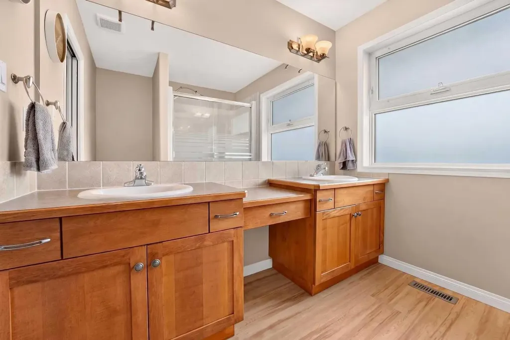 382 Heritage Boulevard W Lethbridge AB T1K 7M5