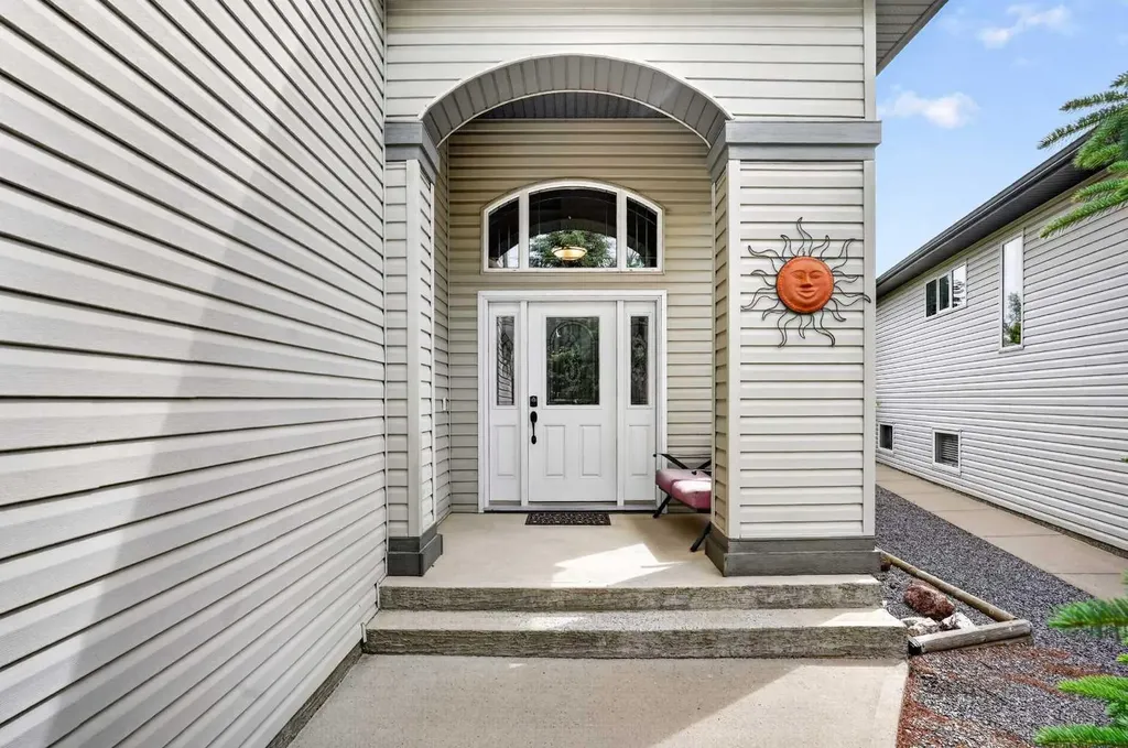 382 Heritage Boulevard W Lethbridge AB T1K 7M5