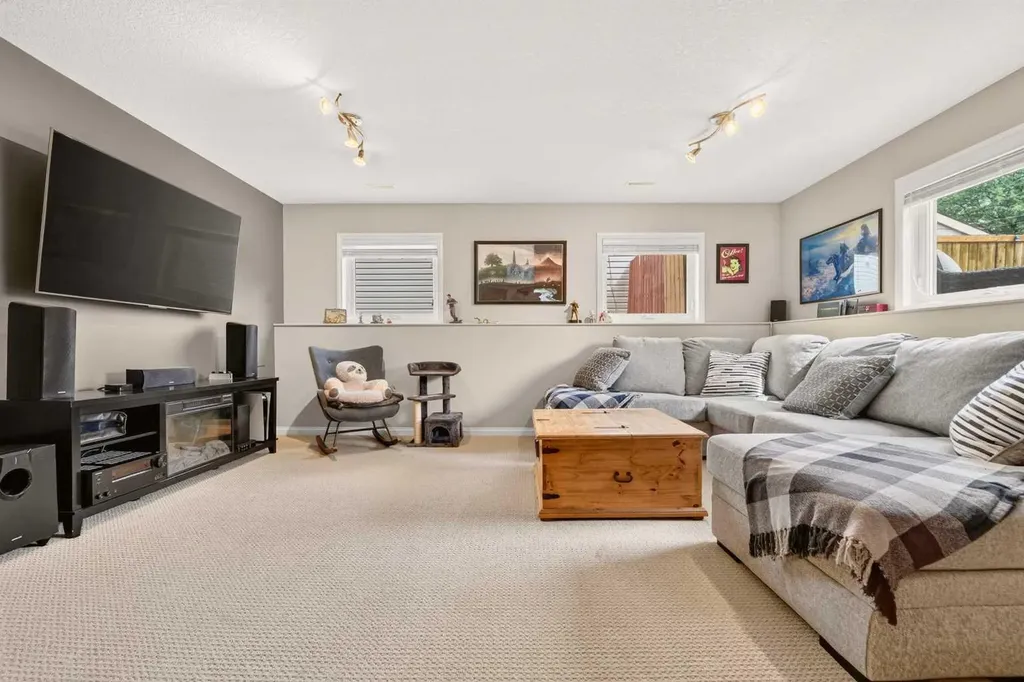 382 Heritage Boulevard W Lethbridge AB T1K 7M5
