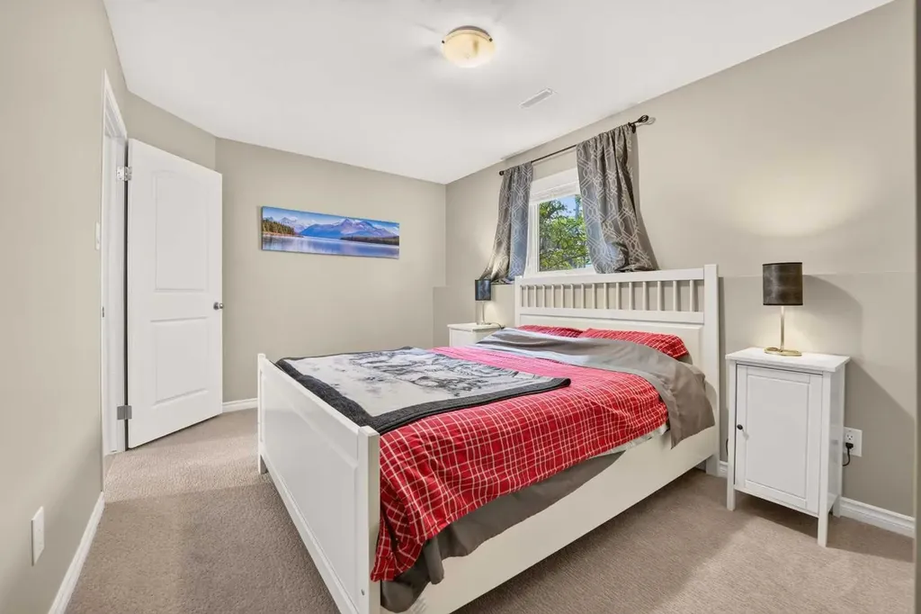 382 Heritage Boulevard W Lethbridge AB T1K 7M5