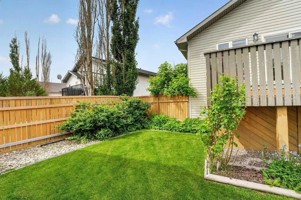 382 Heritage Boulevard W Lethbridge AB T1K 7M5