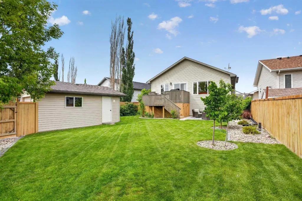 382 Heritage Boulevard W Lethbridge AB T1K 7M5