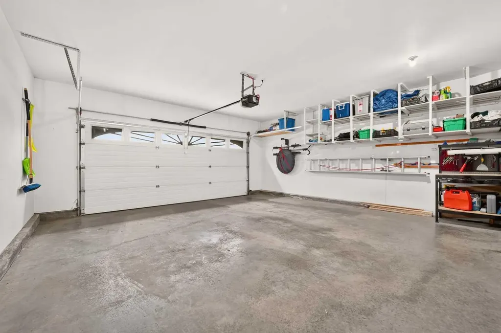 382 Heritage Boulevard W Lethbridge AB T1K 7M5