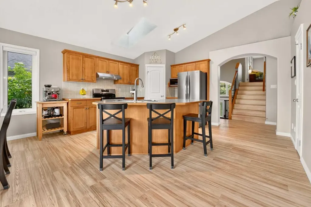 382 Heritage Boulevard W Lethbridge AB T1K 7M5