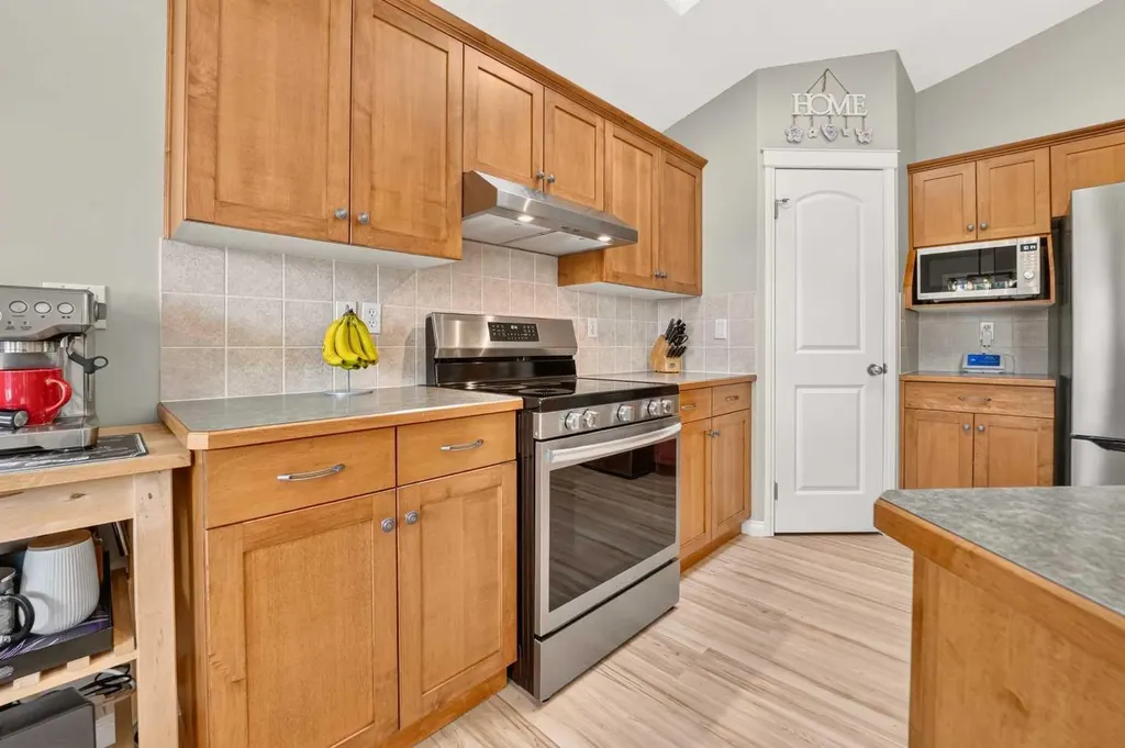 382 Heritage Boulevard W Lethbridge AB T1K 7M5