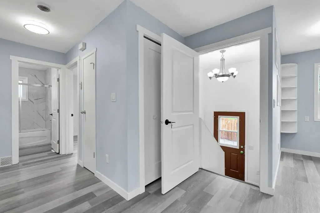 3820 14 Avenue SE Calgary AB T2A 0K3