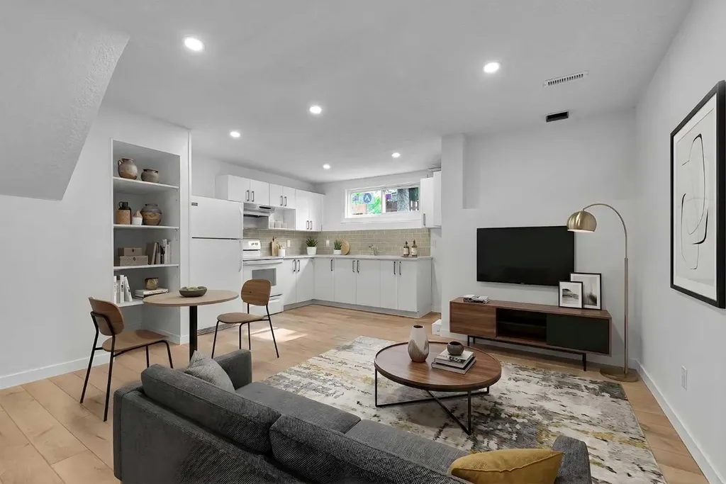 3820 14 Avenue SE Calgary AB T2A 0K3