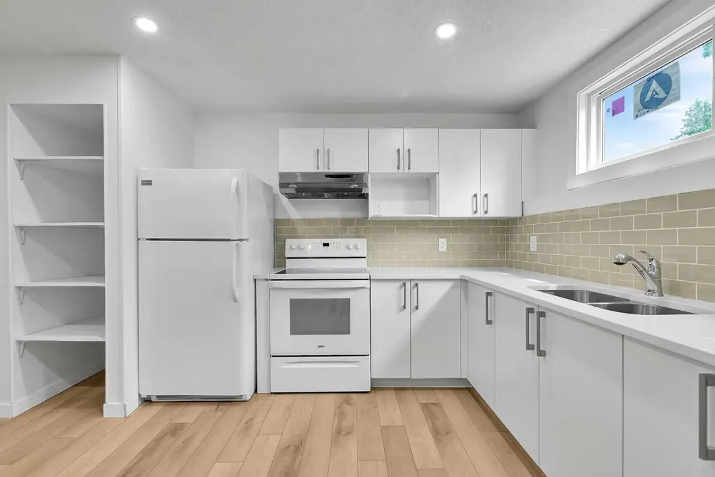 3820 14 Avenue SE Calgary AB T2A 0K3