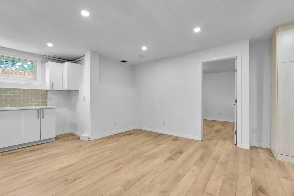 3820 14 Avenue SE Calgary AB T2A 0K3