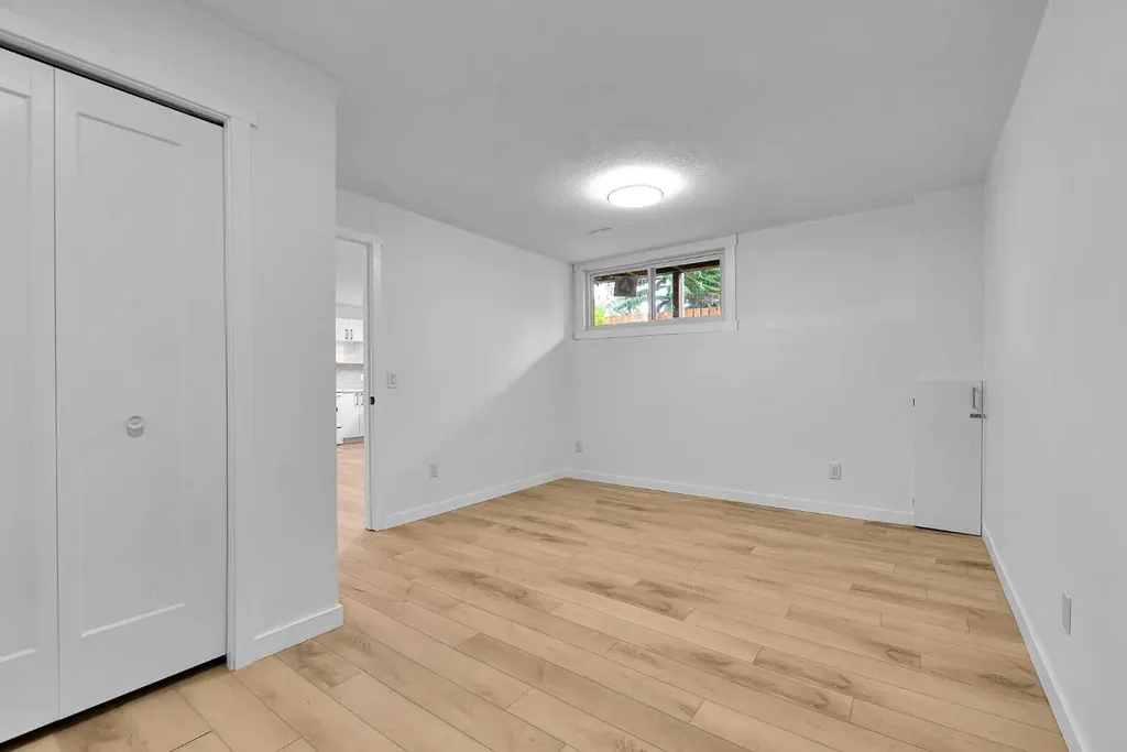 3820 14 Avenue SE Calgary AB T2A 0K3