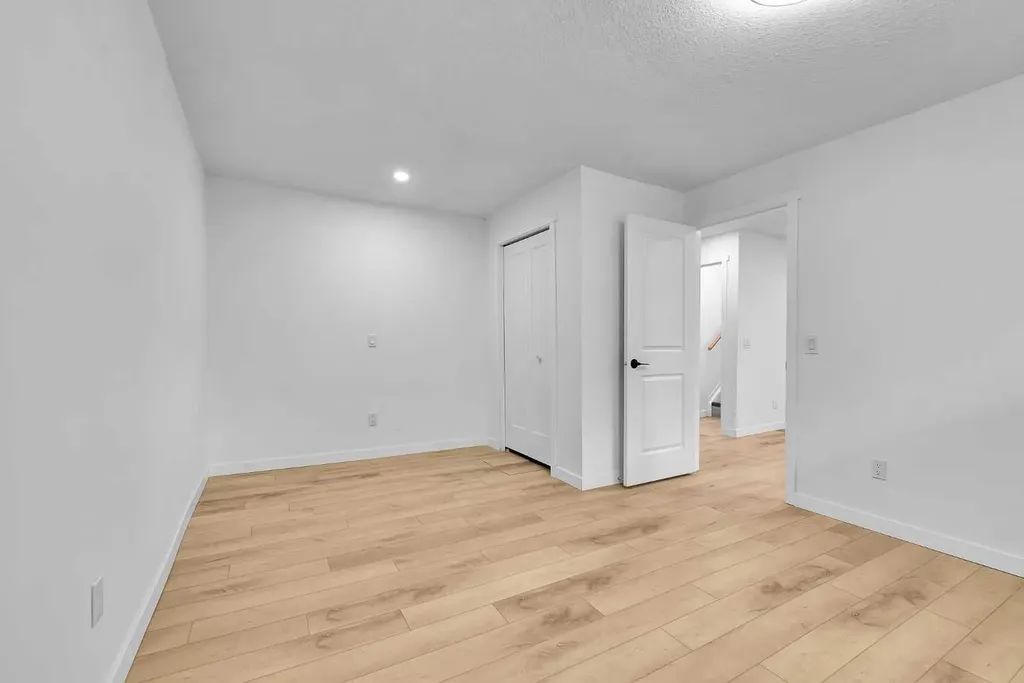3820 14 Avenue SE Calgary AB T2A 0K3