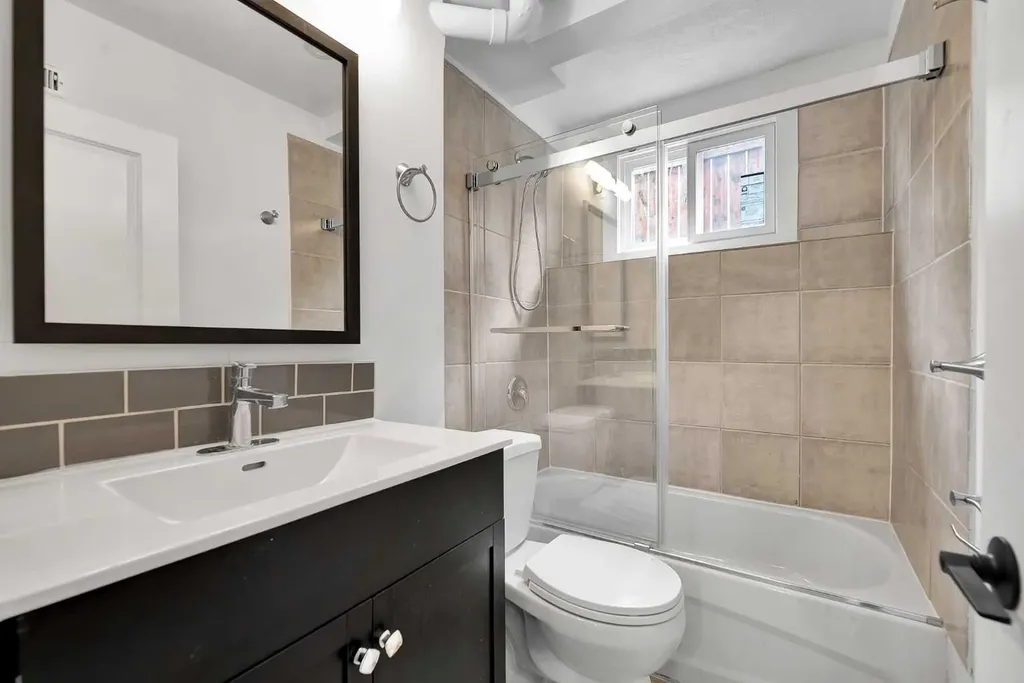 3820 14 Avenue SE Calgary AB T2A 0K3