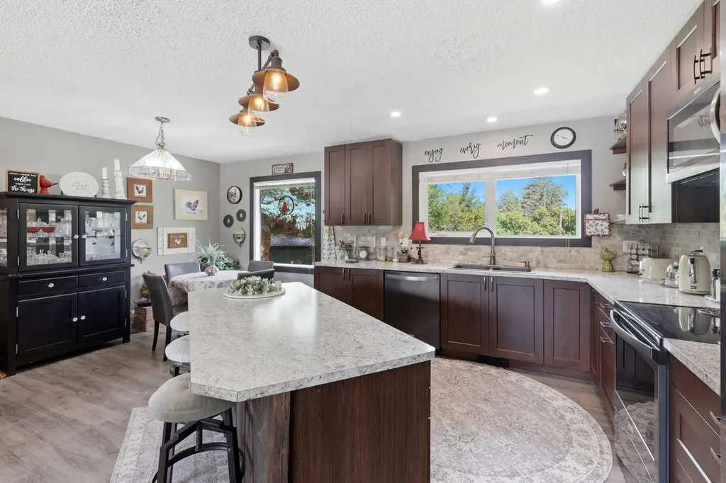 2305 17 Street Nanton AB T0L 1R0