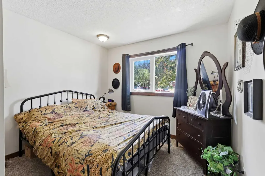 2305 17 Street Nanton AB T0L 1R0