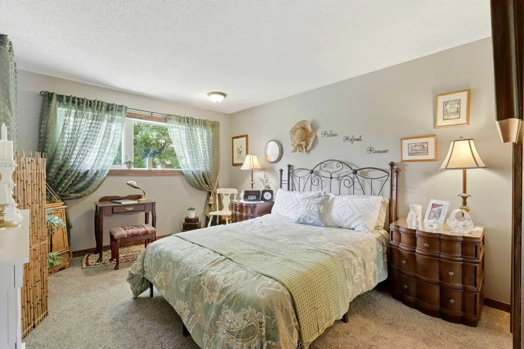 2305 17 Street Nanton AB T0L 1R0