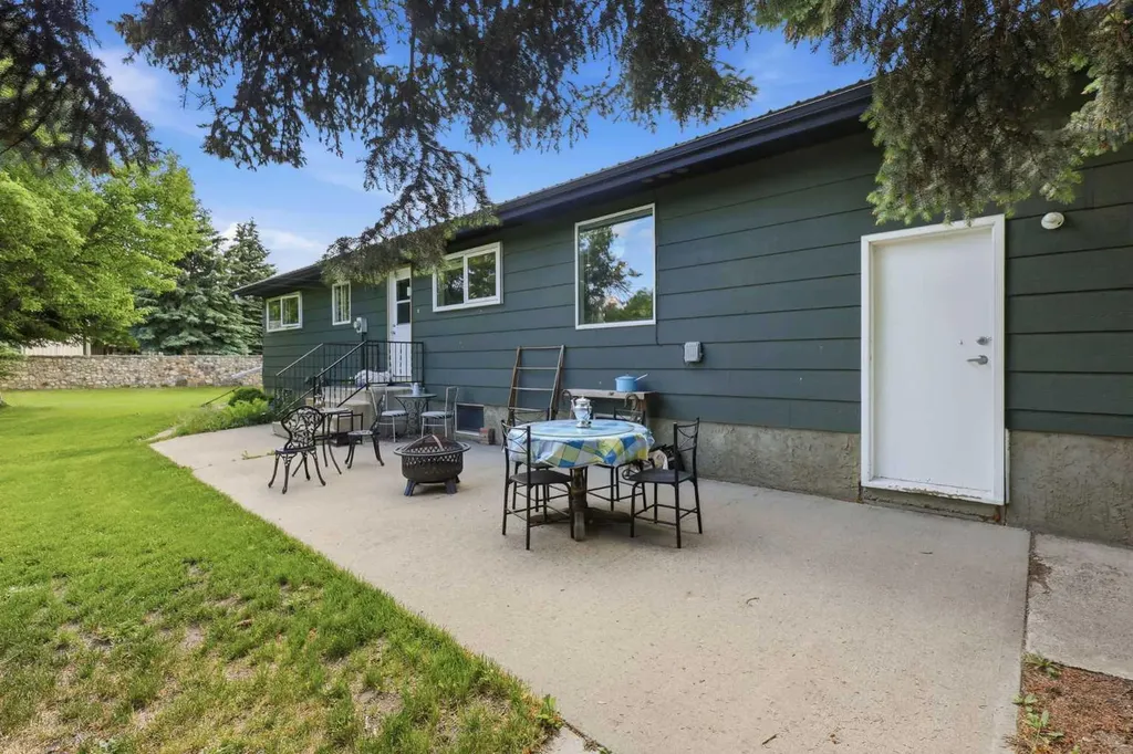 2305 17 Street Nanton AB T0L 1R0