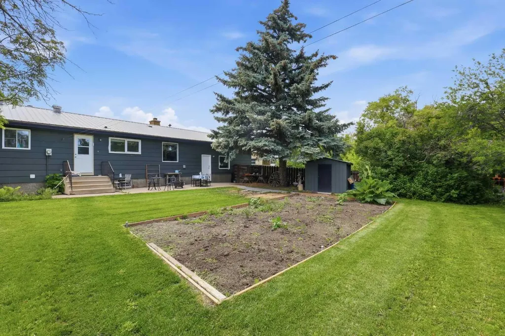 2305 17 Street Nanton AB T0L 1R0