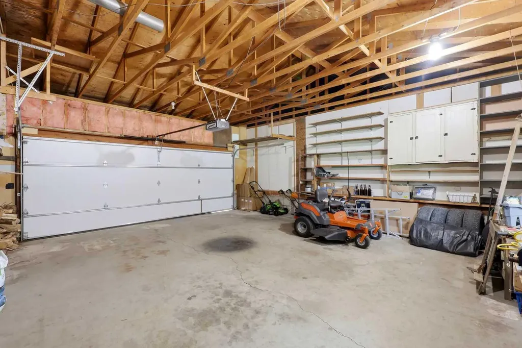 2305 17 Street Nanton AB T0L 1R0