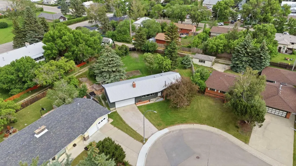 2305 17 Street Nanton AB T0L 1R0