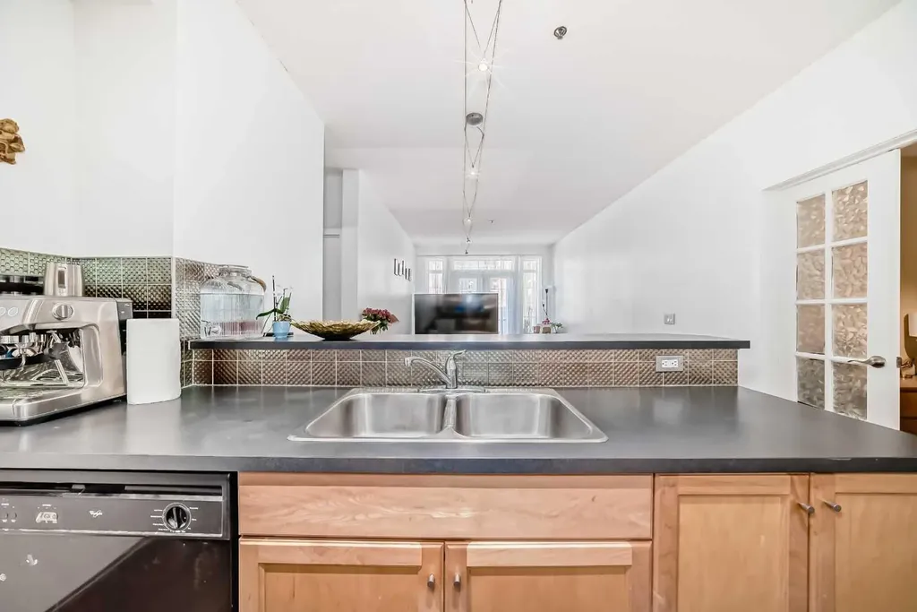 1000 15 Avenue SW Calgary AB T2R 0S6